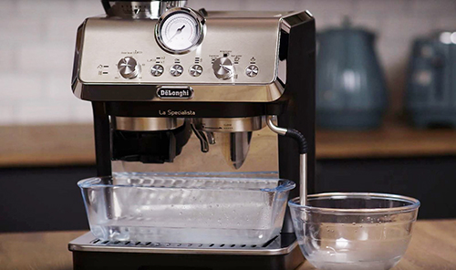 Détartrage de la machine à café en grains Delonghi Specialista