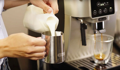 Delonghi magnifica Start : mode d'emploi cappuccino, macchiato, café latte